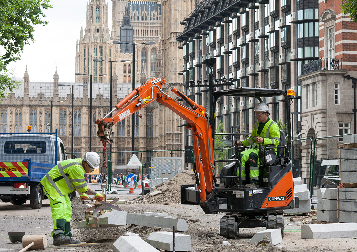 CONWAY AECOM and TfL Win Prestigious Design Award for Cycle Superhighway thumbnail